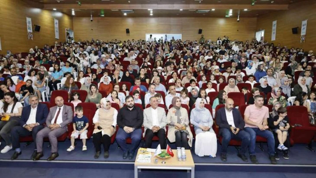 Sultangazi'de Bilim Merkezi'nden yılsonu programı