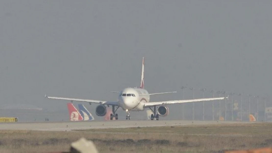 Suriye uyruklu çocuk, uçağa kaçak bindi