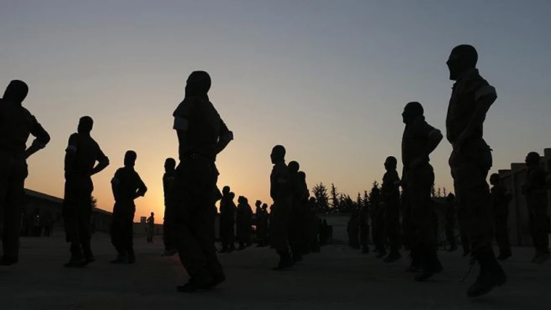 Suriye'de rejime bağlı devlet memurlarına 'tehditle' askeri eğitim