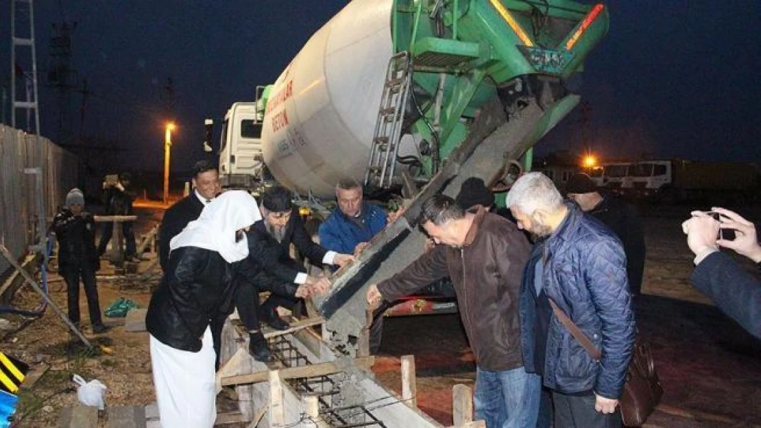 Suriyeliler için yapılacak eğitim kampüsünün temeli atıldı