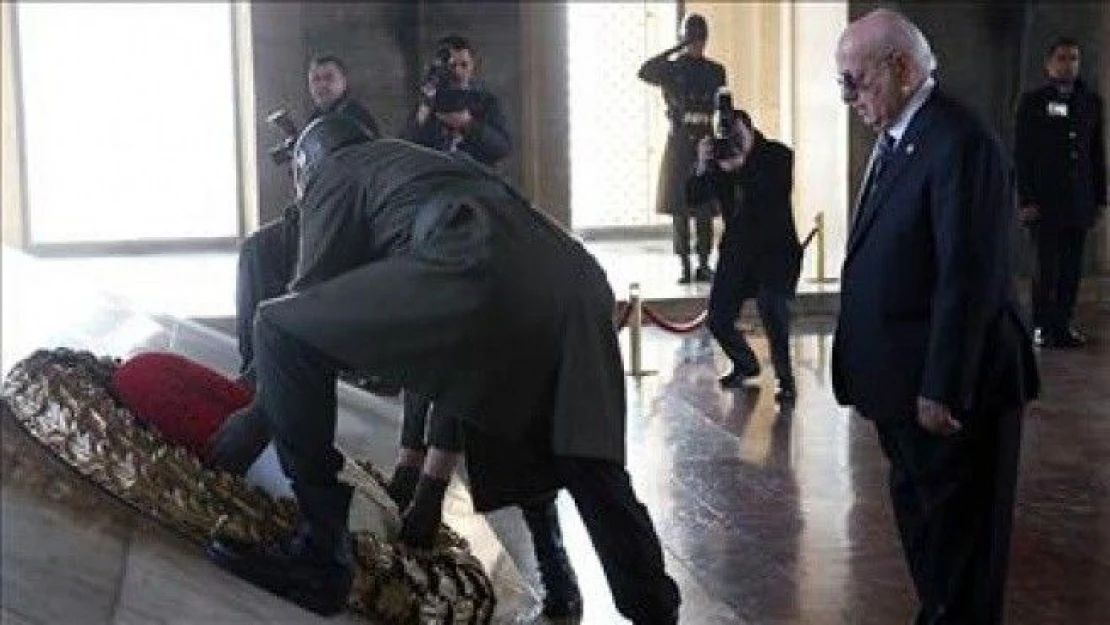 TBMM Başkanı ve Divan Üyeleri Anıtkabir'i ziyaret etti