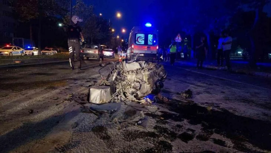 Tekirdağ'da otomobil üst geçide çarptı: 6 yaralı