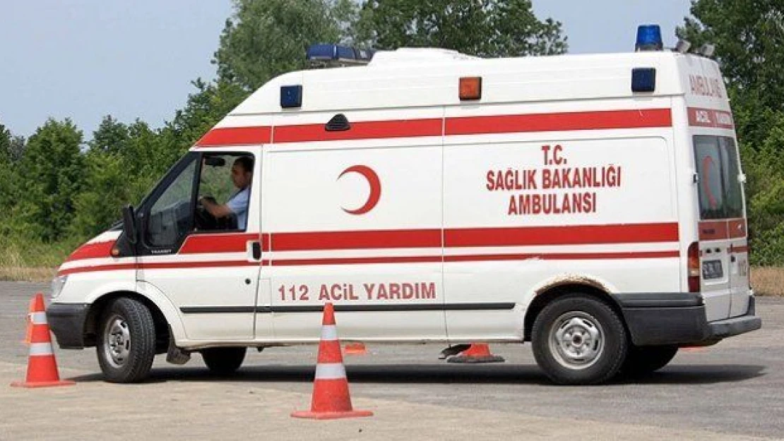  Teröristler Cizre'de ambulansı yağmaladı
