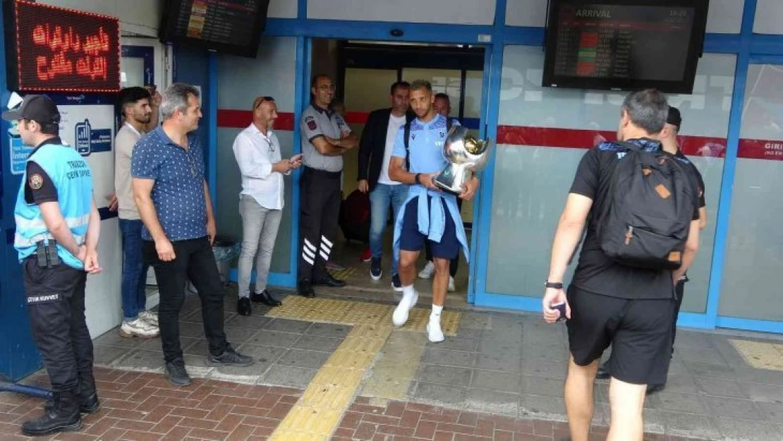 Trabzonspor Trabzon'a Süper Kupayla döndü