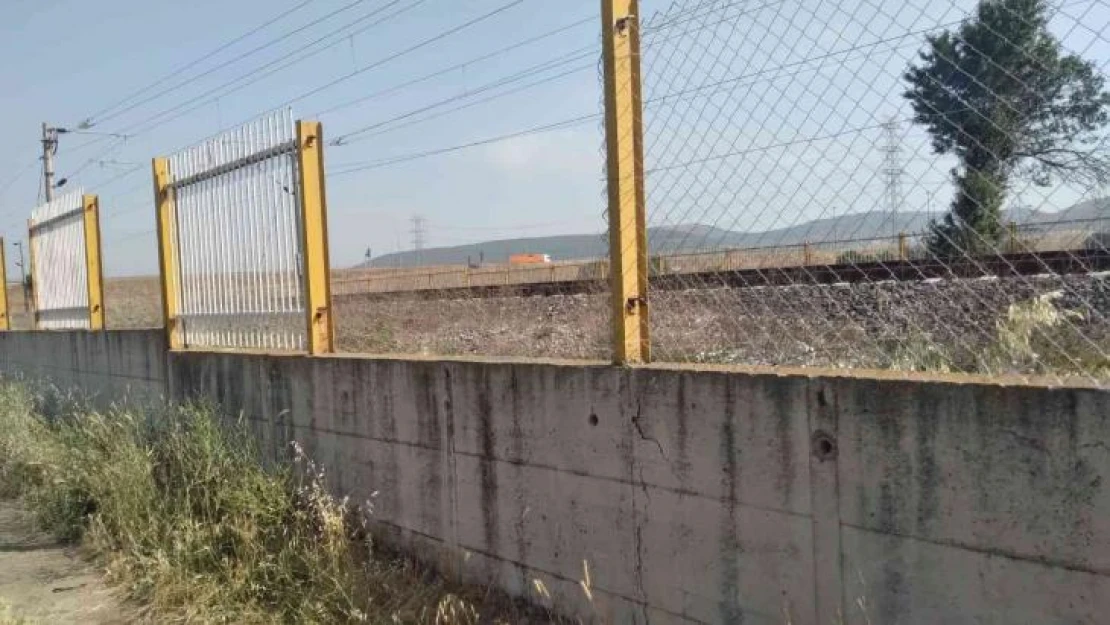 Tren yolu korkuluklarını çalan hırsızlar tutuklandı