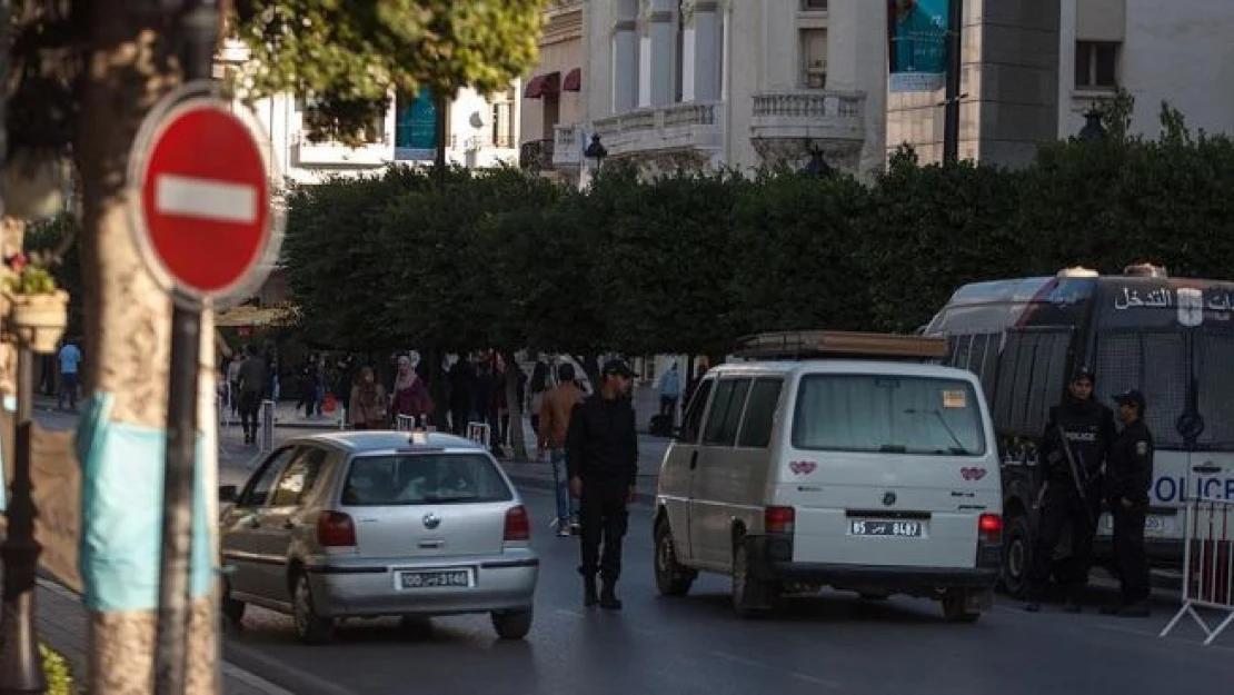 Tunus'taki olağanüstü hal 2 ay uzatıldı