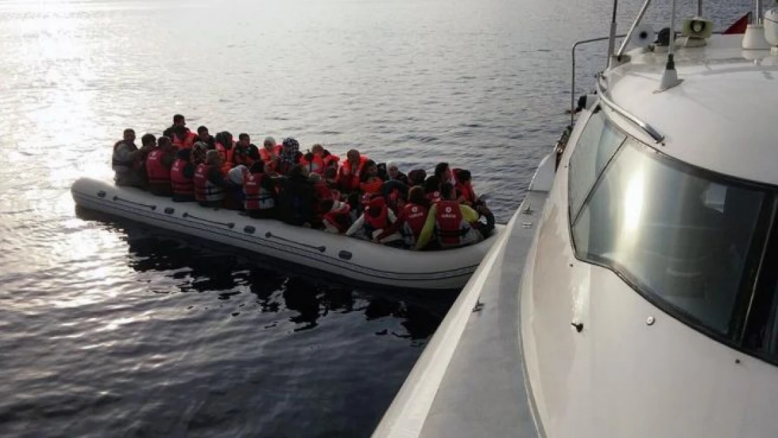 Türk görevliler sığınmacılara can simidi oluyor