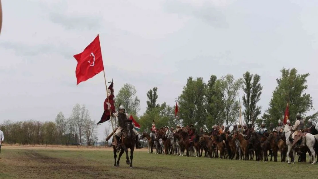 Türk soyları Macaristan'daki Büyük Kurultay'da toplandı