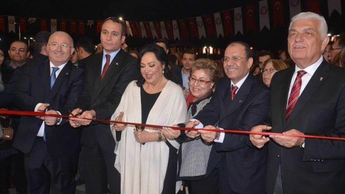 Türkan Şoray Çocuk Bilim Parkı'nı açtı