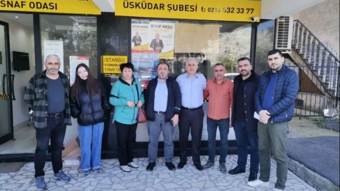 Üsküdar'da taksi şoförü, aracında unutulan 14 bin doları sahibine teslim etti