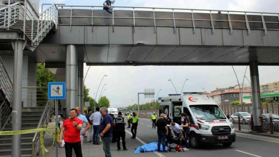 Üst geçitten düşen kadın hayatını kaybetti