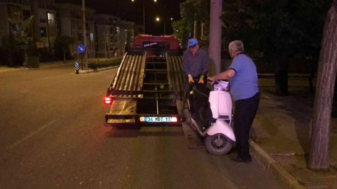 Uzunköprü'de elektrik direğine çarpan motosikletin sürücüsü yaralandı