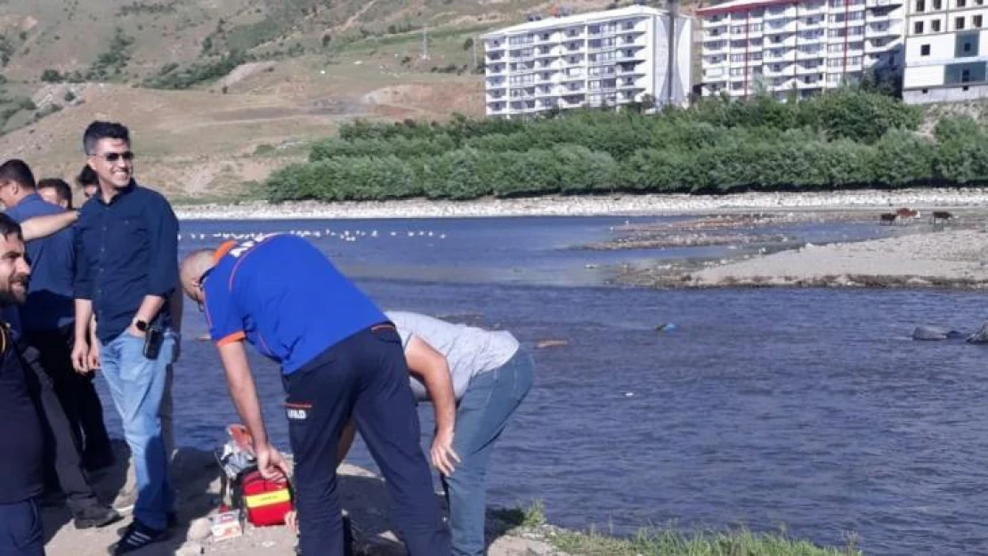 Van Gölü kıyısında erkek cesedi bulundu