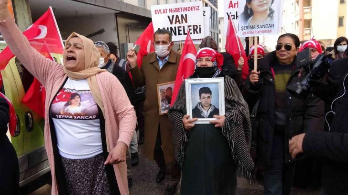 Vanlı anne: 'Teslim olan her evlat bizi umutlandırıyor'