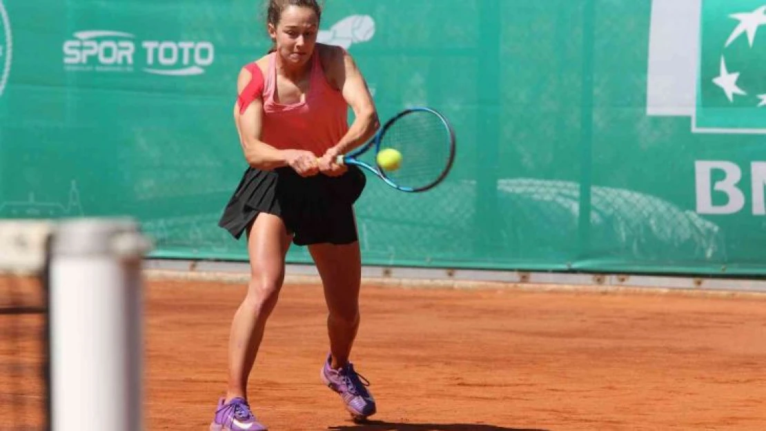 W60 Edge İstanbul'da Berfu Cengiz/Anastasia Tikhonova yarı finalde