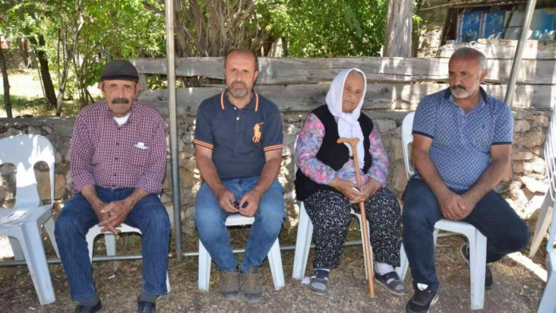 Yaşlı kadını arama çalışmalarına skorsky tipi helikopter de dâhil oldu