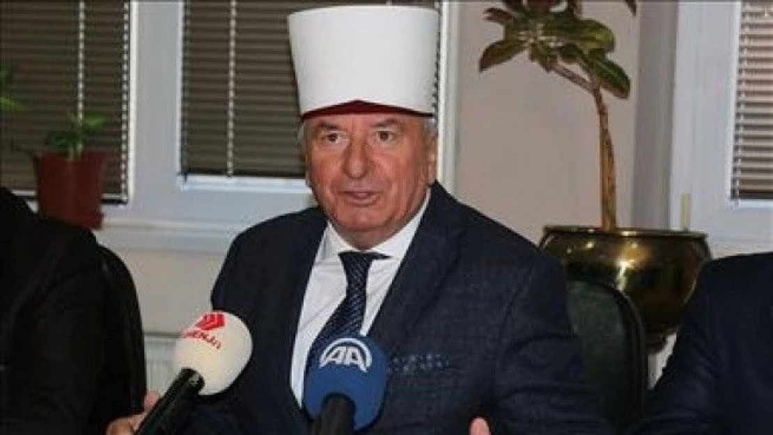 'Yeni Cami İslam Birliğinin mülkiyetine iade edilmeli'