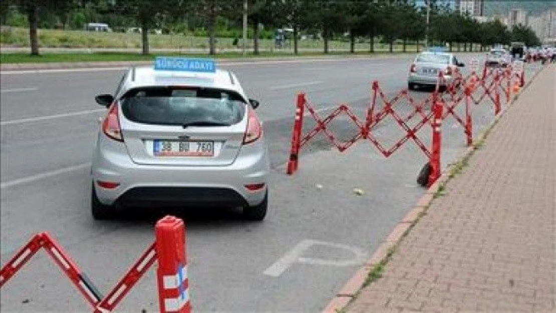 Yeni ehliyetler için istenecek belgeler belli oldu