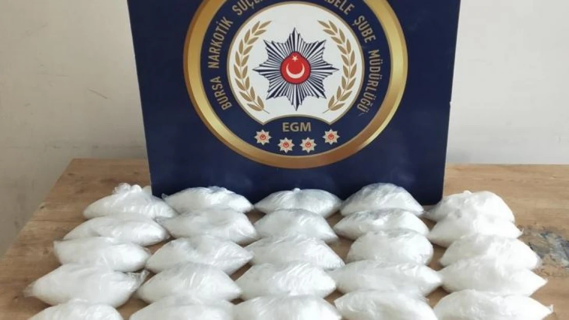 Yok artık...Uyuşturucu tacirleri 5 kilo uyuşturucuyu bebek bisikletine sakladı