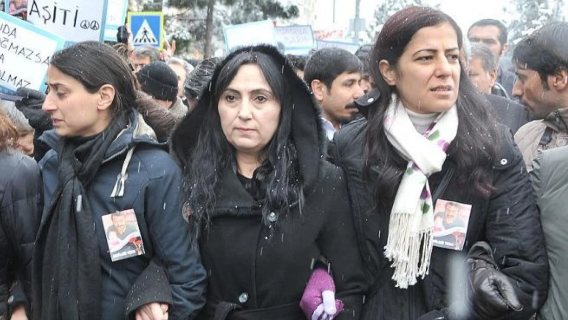 Yüksekdağ'ın da bulunduğu gruptan polise saldırı