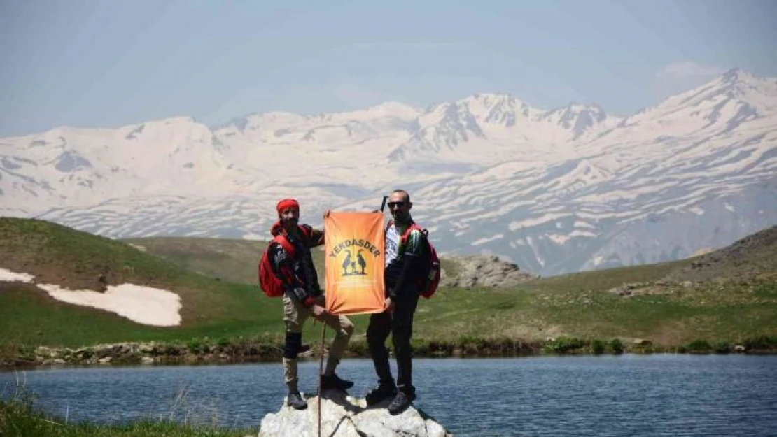 Yüksekovalı dağcılar Erdanis Göllerini gezdi