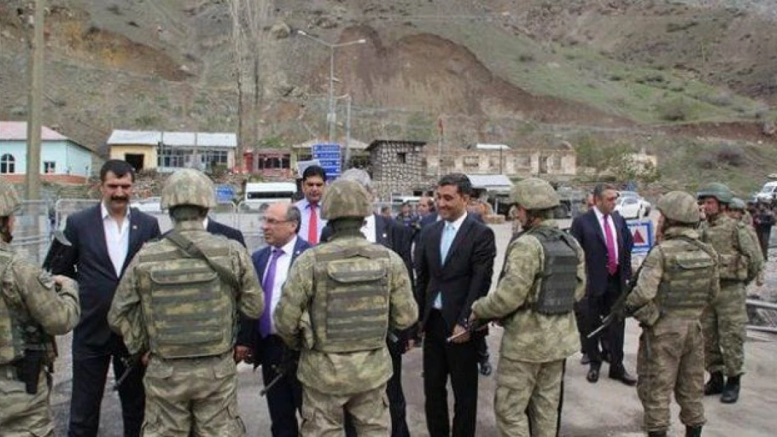 Yüksekova'ya gitmek isteyen CHP heyetine izin yok!