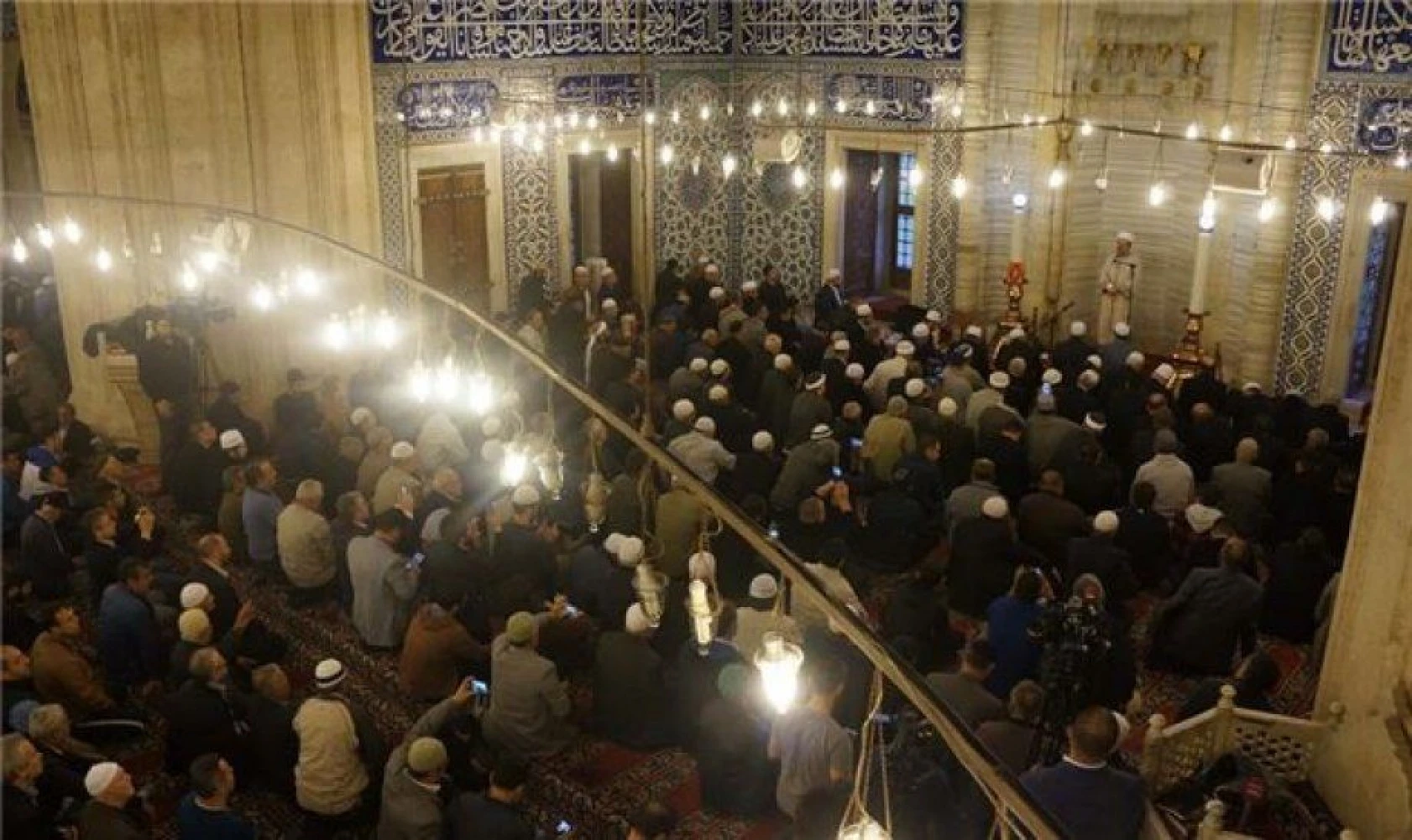 Diyanet İşleri Başkanı Görmez Selimiye'de sabah namazını kıldırdı