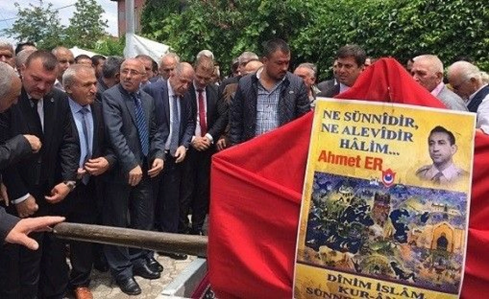 Ülkücü ve Alperenlerin bir ulu çınarı Ahmet Er de Hakk'ka yürüdü
