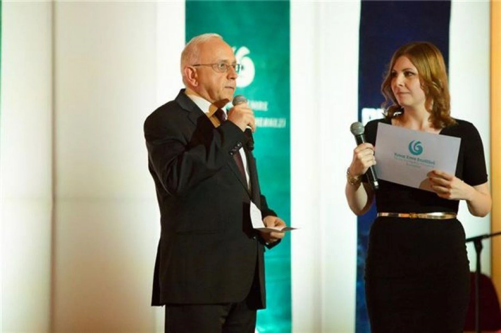 Budapeşte'de Osmanlı kıyafetleri defilesi düzenlendi