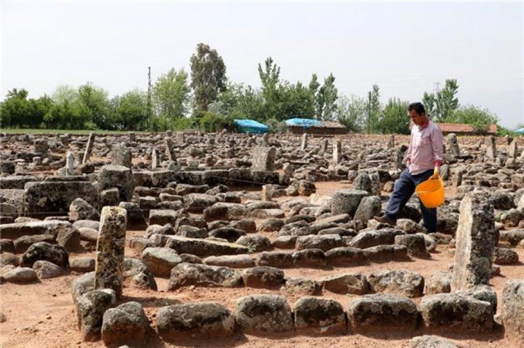 Hatay'da Kayı Boyu damgalı mezar taşları bulundu