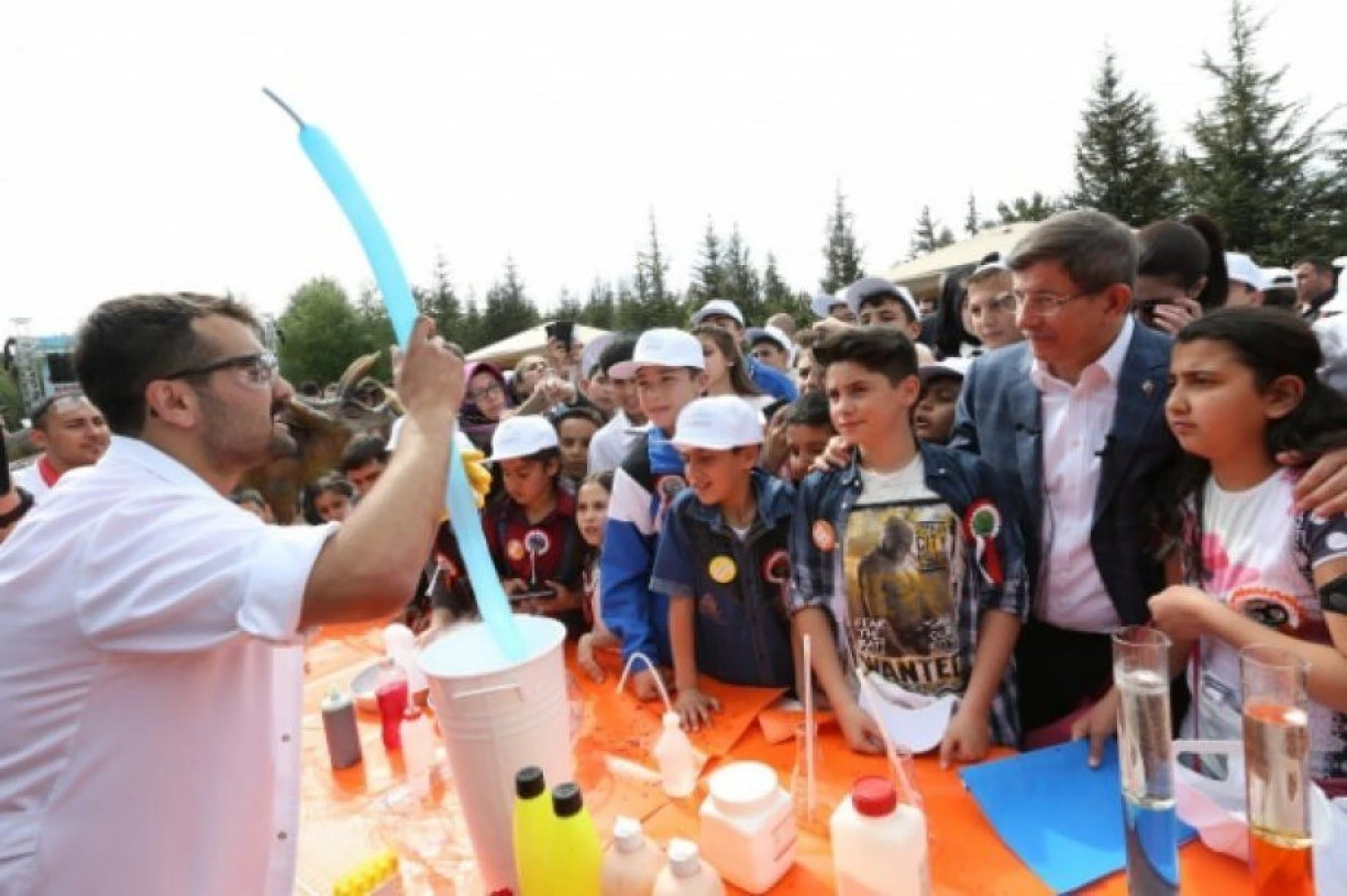 Başbakan Davutoğlu,''Çankaya Köşkü Çocuk Şenliği''ne katıldı