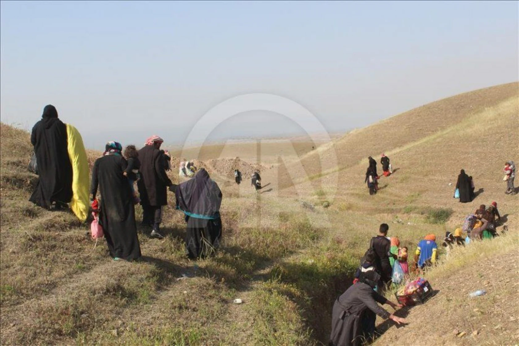 DAEŞ'in kontrolündeki bölgelerden kaçışlar sürüyor