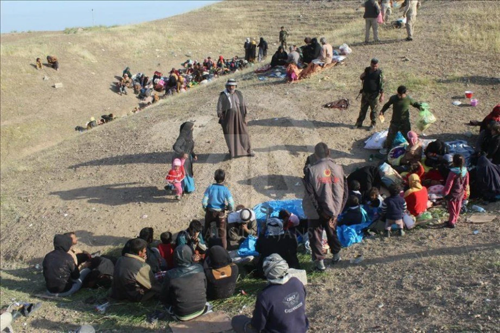 DAEŞ'in kontrolündeki bölgelerden kaçışlar sürüyor