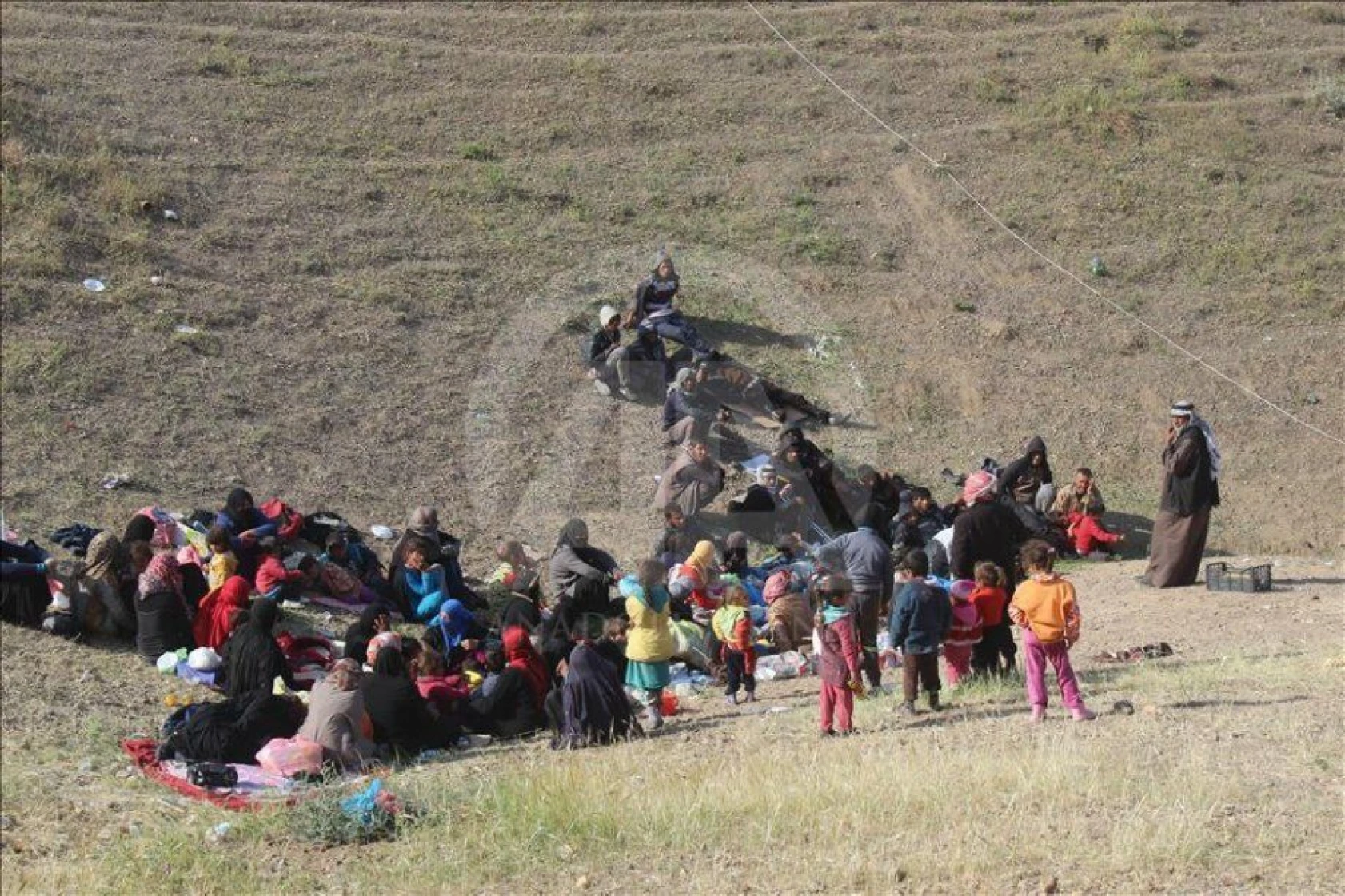 DAEŞ'in kontrolündeki bölgelerden kaçışlar sürüyor