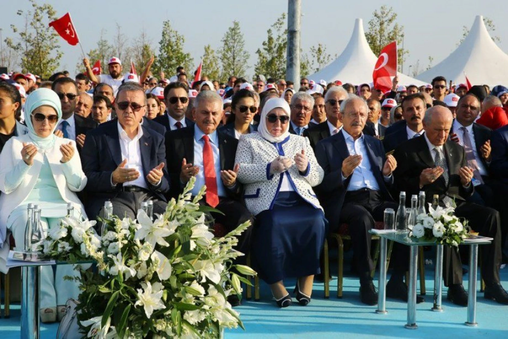 Yenikapı'da DEMOKRASİ VE ŞEHİTLER MİTİNGİ