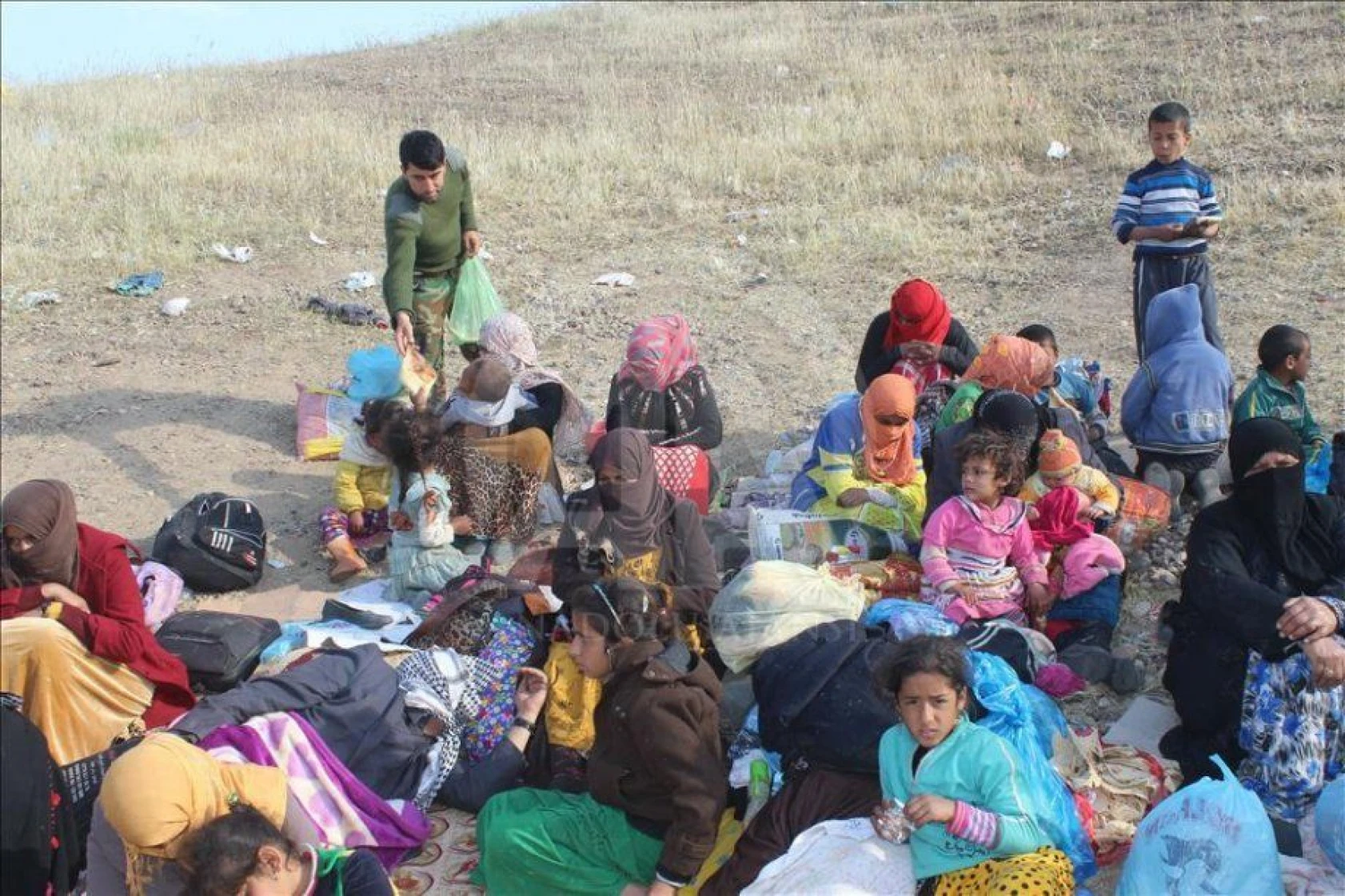 DAEŞ'in kontrolündeki bölgelerden kaçışlar sürüyor