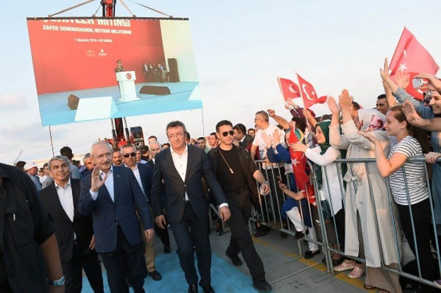 Yenikapı'da DEMOKRASİ VE ŞEHİTLER MİTİNGİ