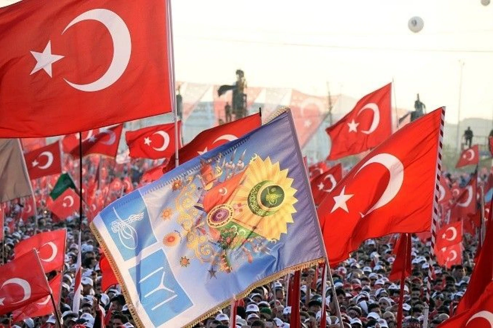 Yenikapı'da DEMOKRASİ VE ŞEHİTLER MİTİNGİ