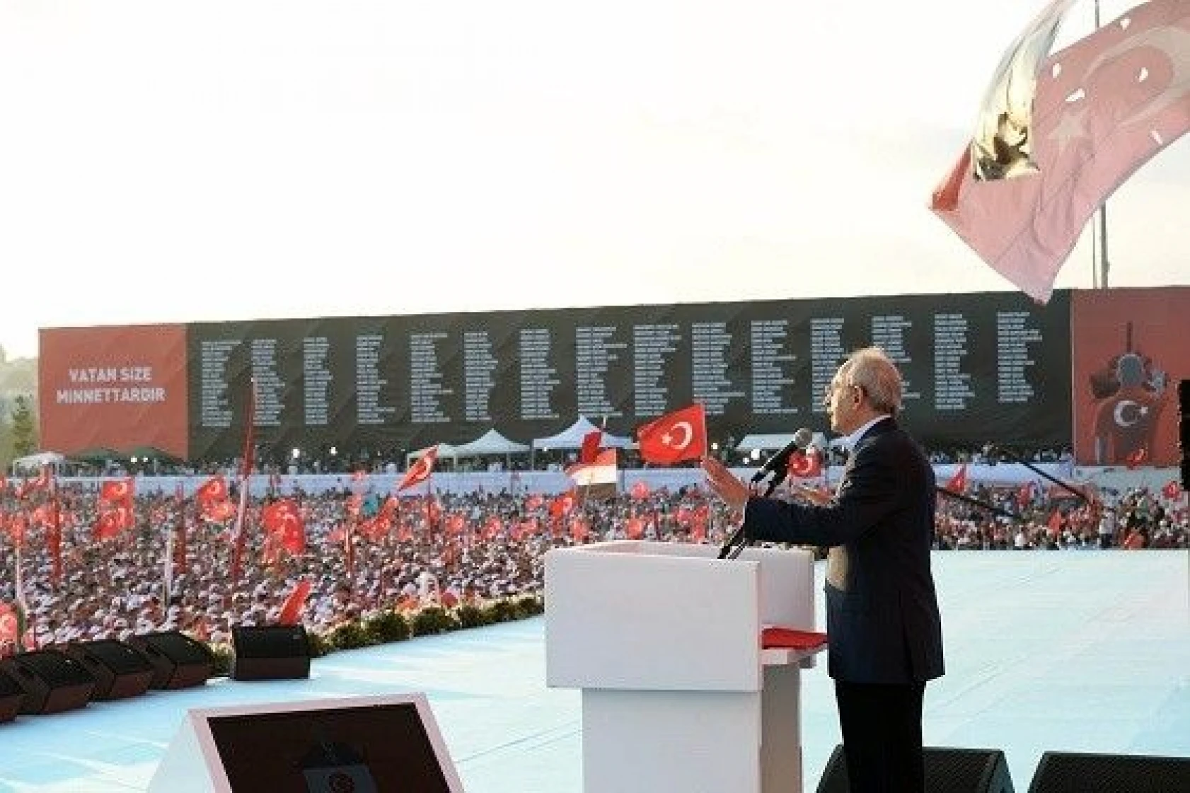 Yenikapı'da DEMOKRASİ VE ŞEHİTLER MİTİNGİ