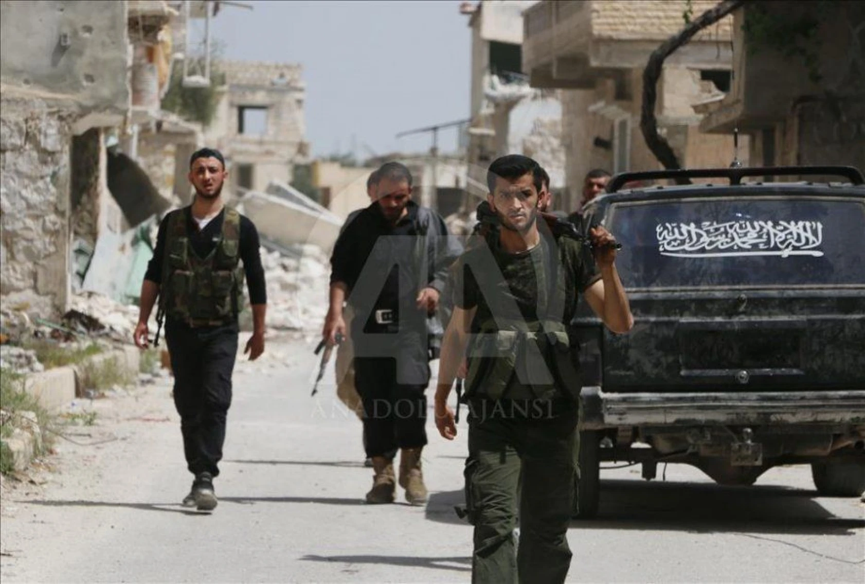 Muhalifler ile rejim güçleri arasında şiddetli çatışmalar