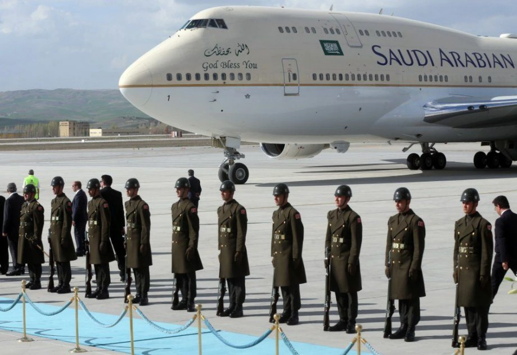 Suudi Arabistan Kralı Selman bin Abdulaziz Türkiye'ye geldi