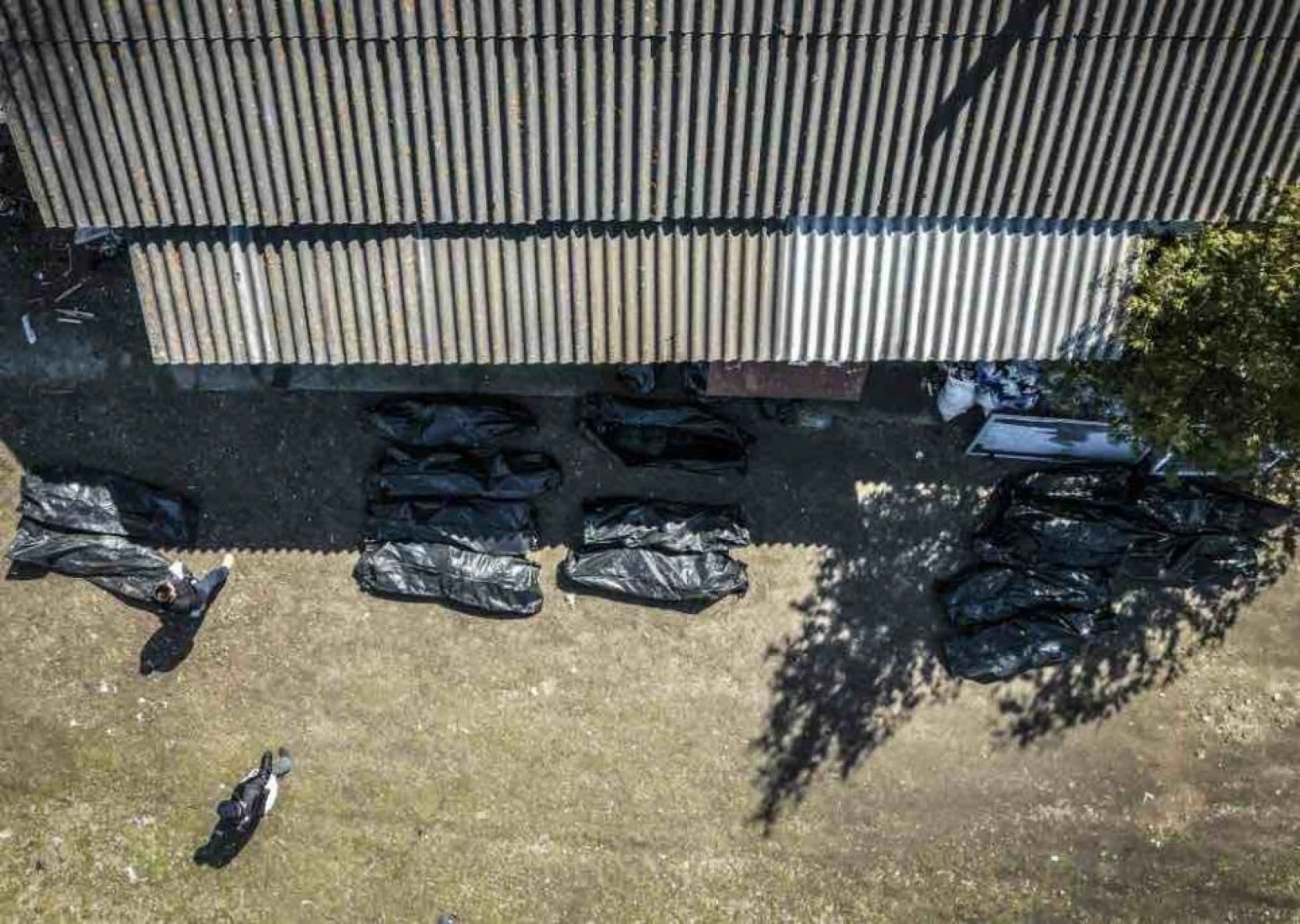 Ukrayna'da o sokaklarda onlarca sivilin cansız bedeni defnedilmeyi bekliyor