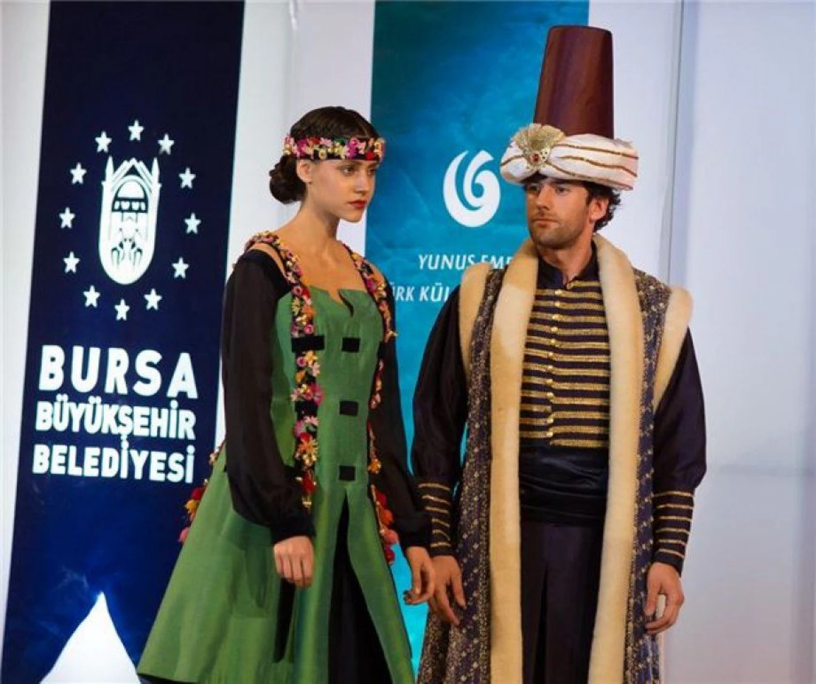 Budapeşte'de Osmanlı kıyafetleri defilesi düzenlendi