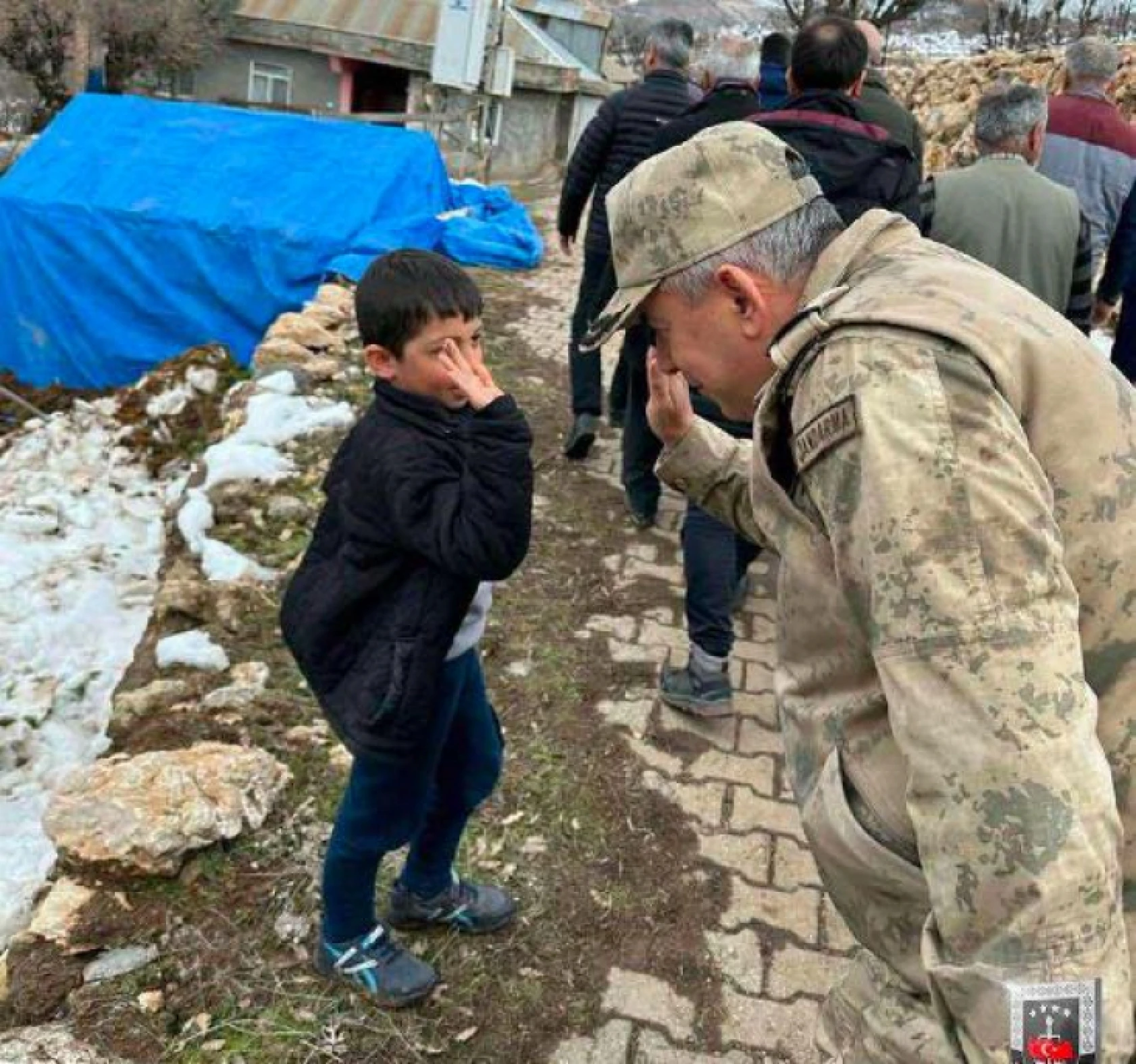 Jandarma teşkilatı depremzedeler için seferber oldu
