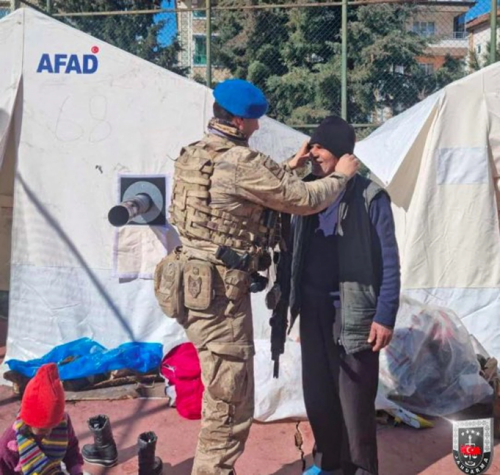 Jandarma teşkilatı depremzedeler için seferber oldu