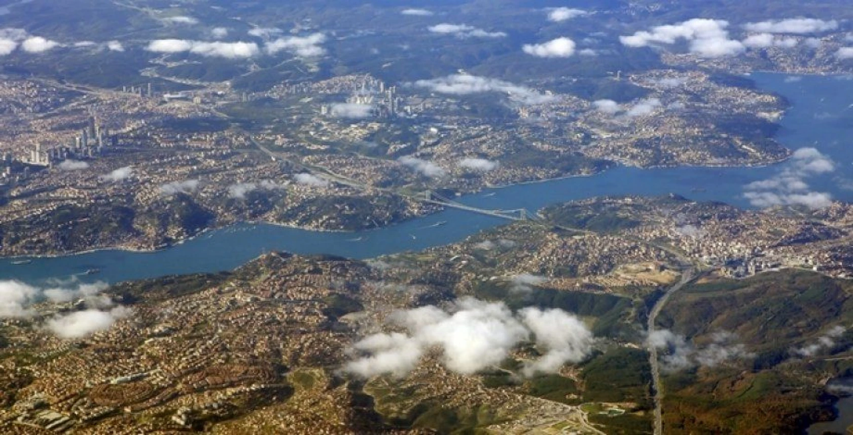 Bulutlar altında İstanbul Boğazı