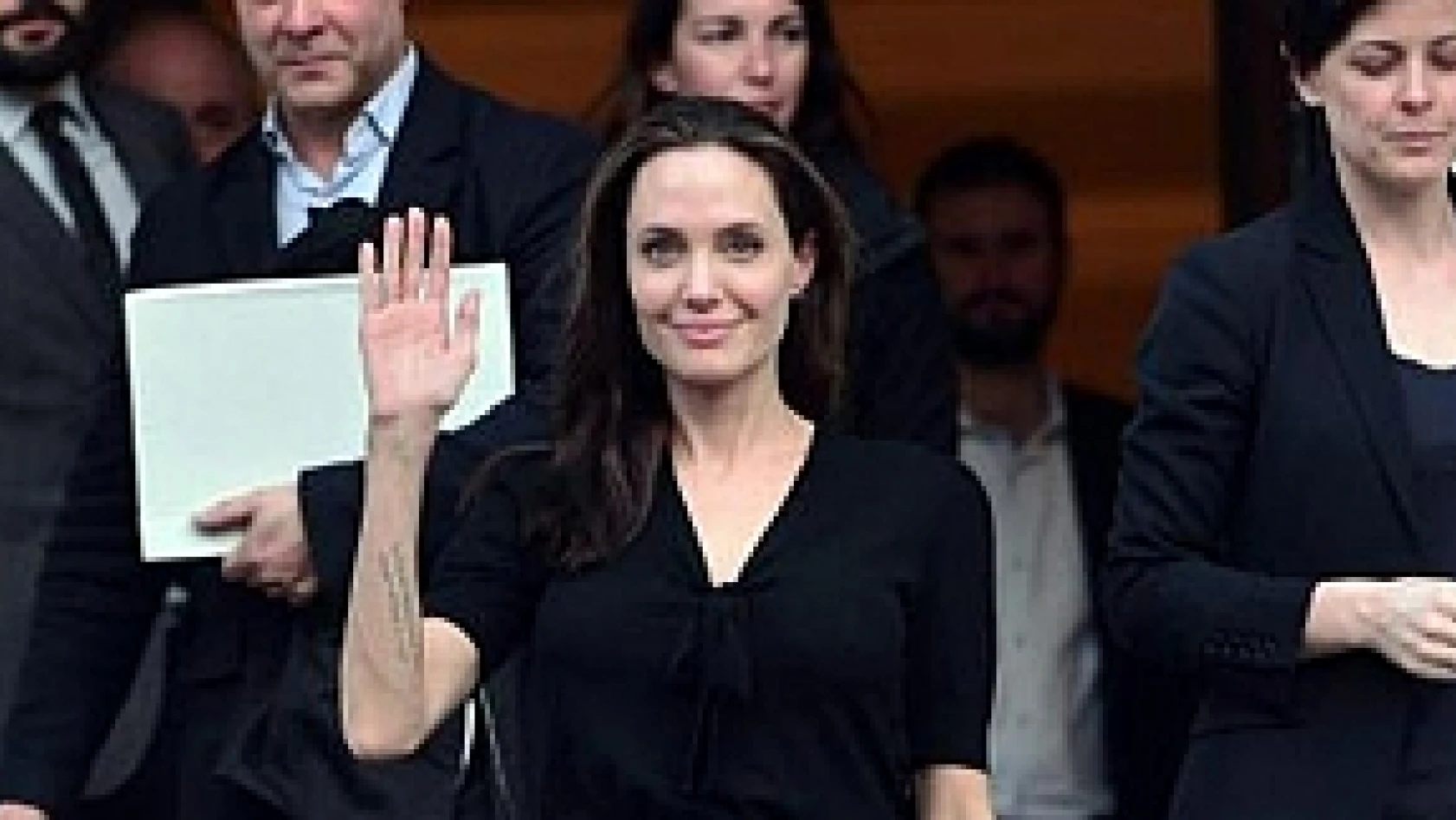 Angelina Jolie tanınmaz halde