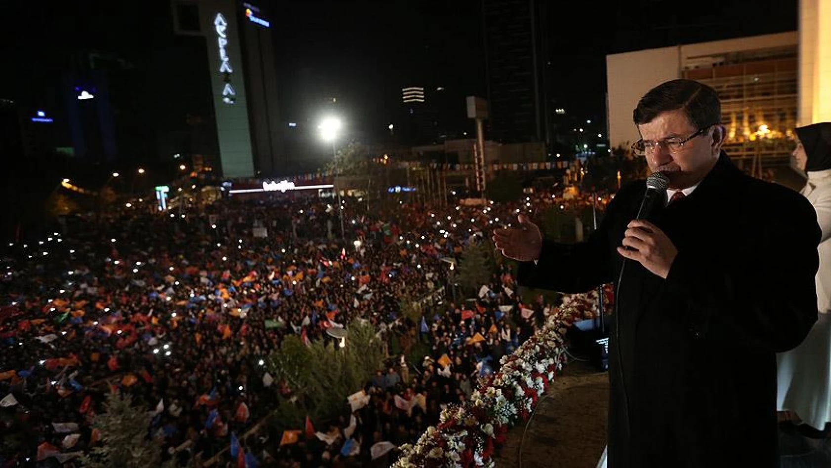Ahmet Davutoğlu 1 Kasım Milletvekili Genel Seçimi - Balkon konuşması