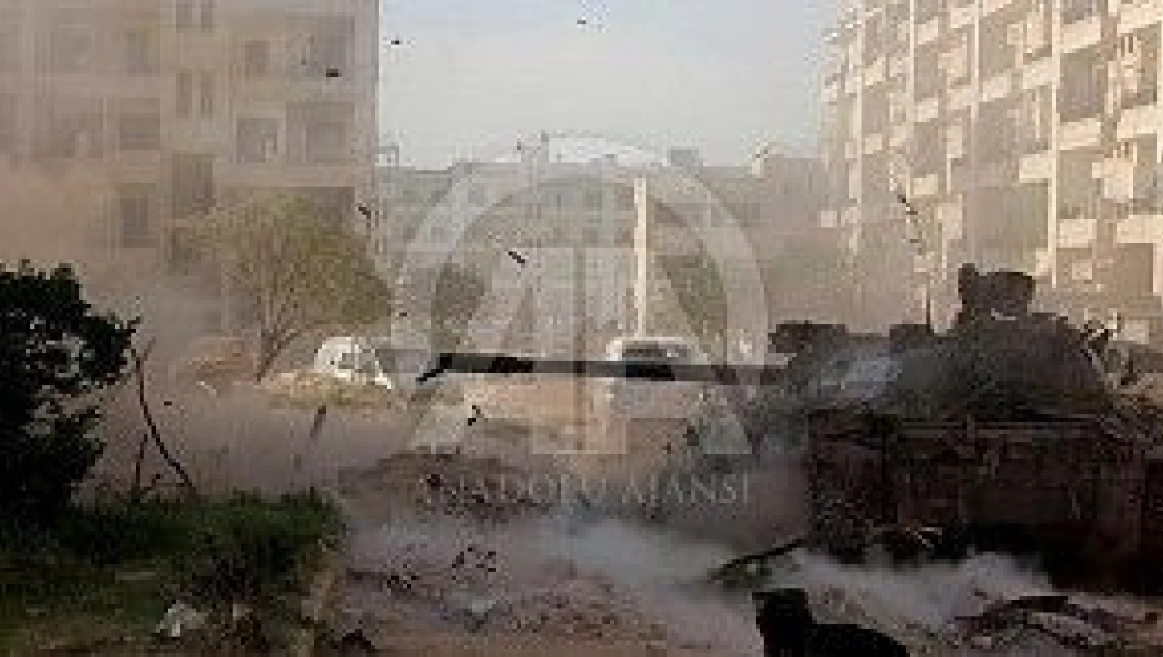 Suriye'deki muhalifler PYD'ye tanklarla saldırdı