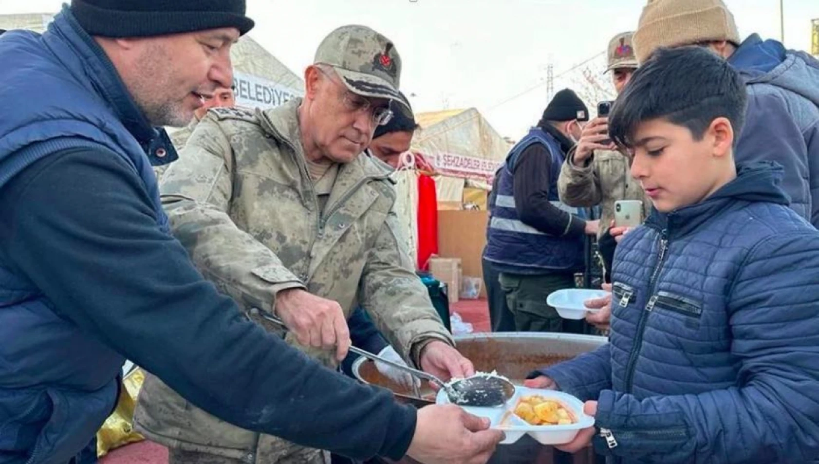 Jandarma teşkilatı depremzedeler için seferber oldu